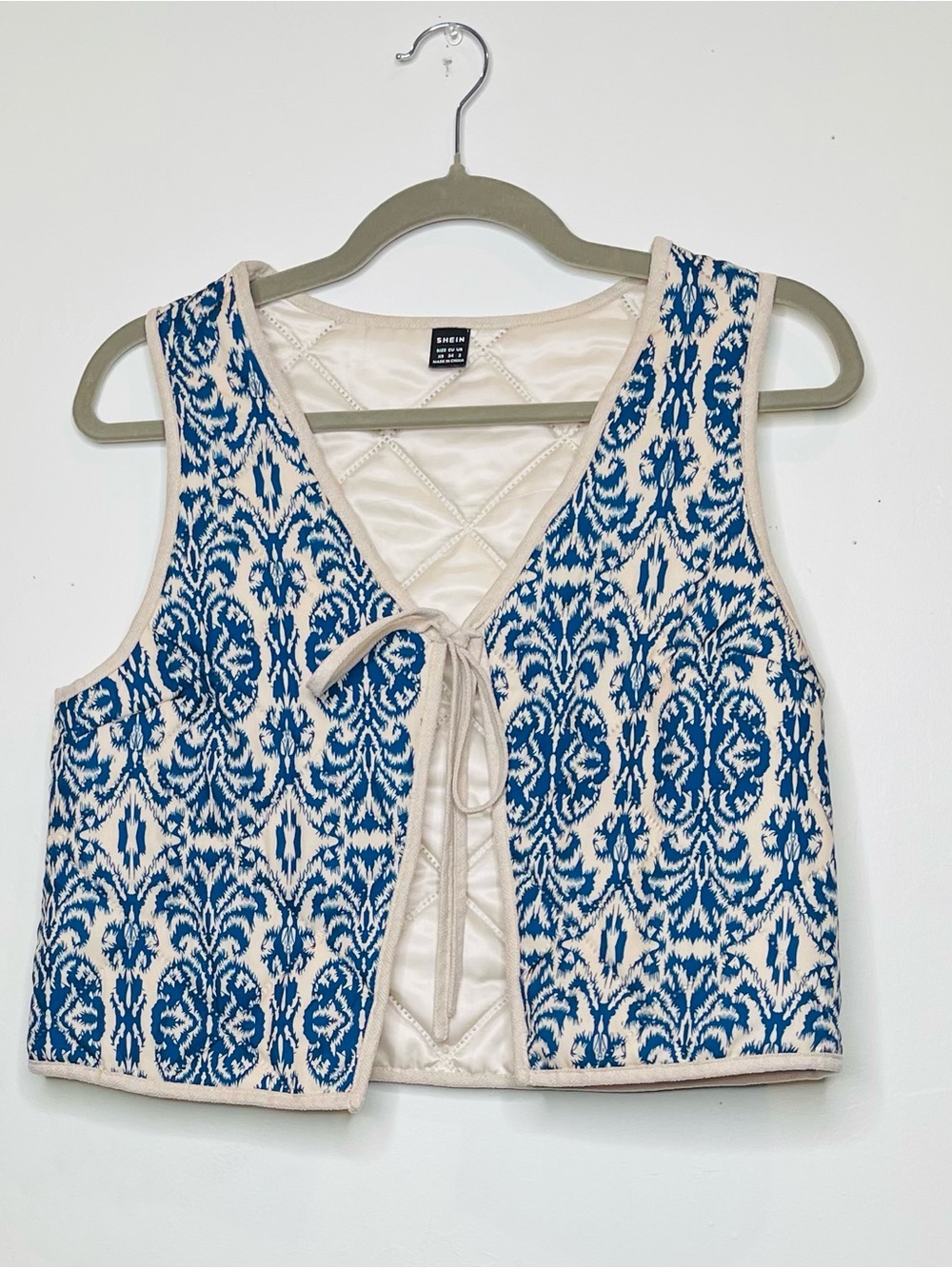 Blue Cream Baroque Print Rhinestone Tie Front Vest Top XS